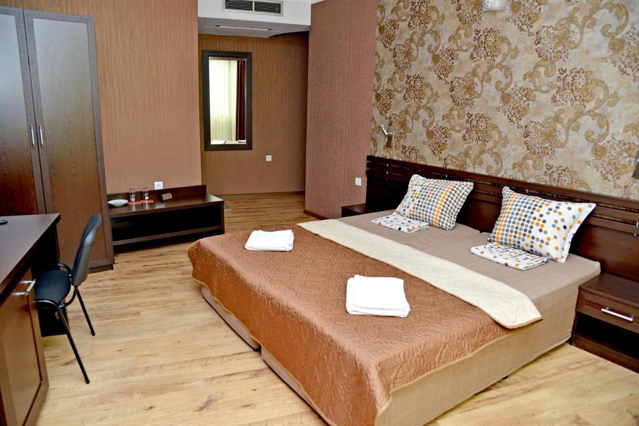 Dream Hotel Сливен Экстерьер фото